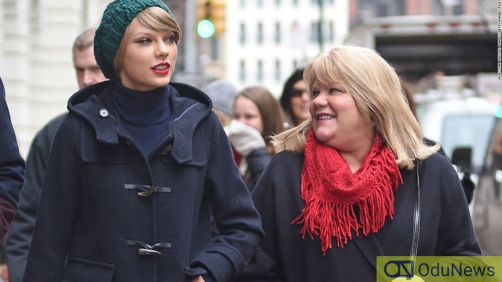 Taylor Swift Reveals Shocking News About Her Mum's Health  