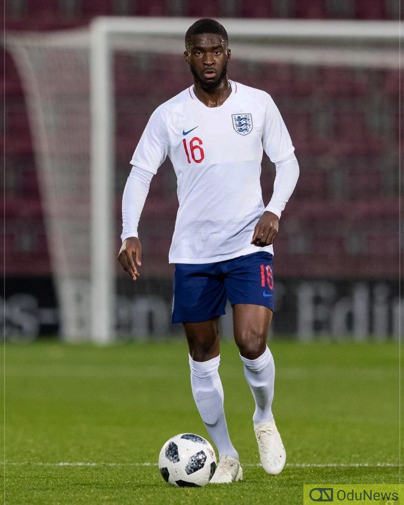 Davido Chills Out With Chelsea's Tammy Abraham & Fikayo Tomori [PHOTO]  