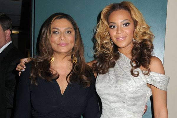 Beyoncé's Mum Posts Baby Photos Of Herself & Her Daughter & They're Practically Twins  