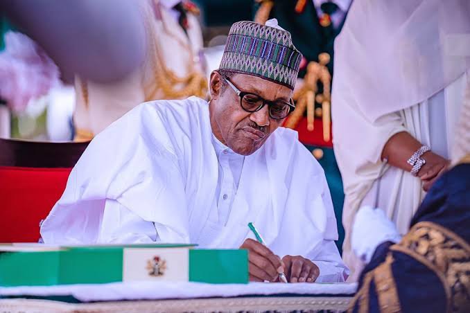 Buhari Signs Executive Order Granting Financial Autonomy To State Legislature, Judiciary  