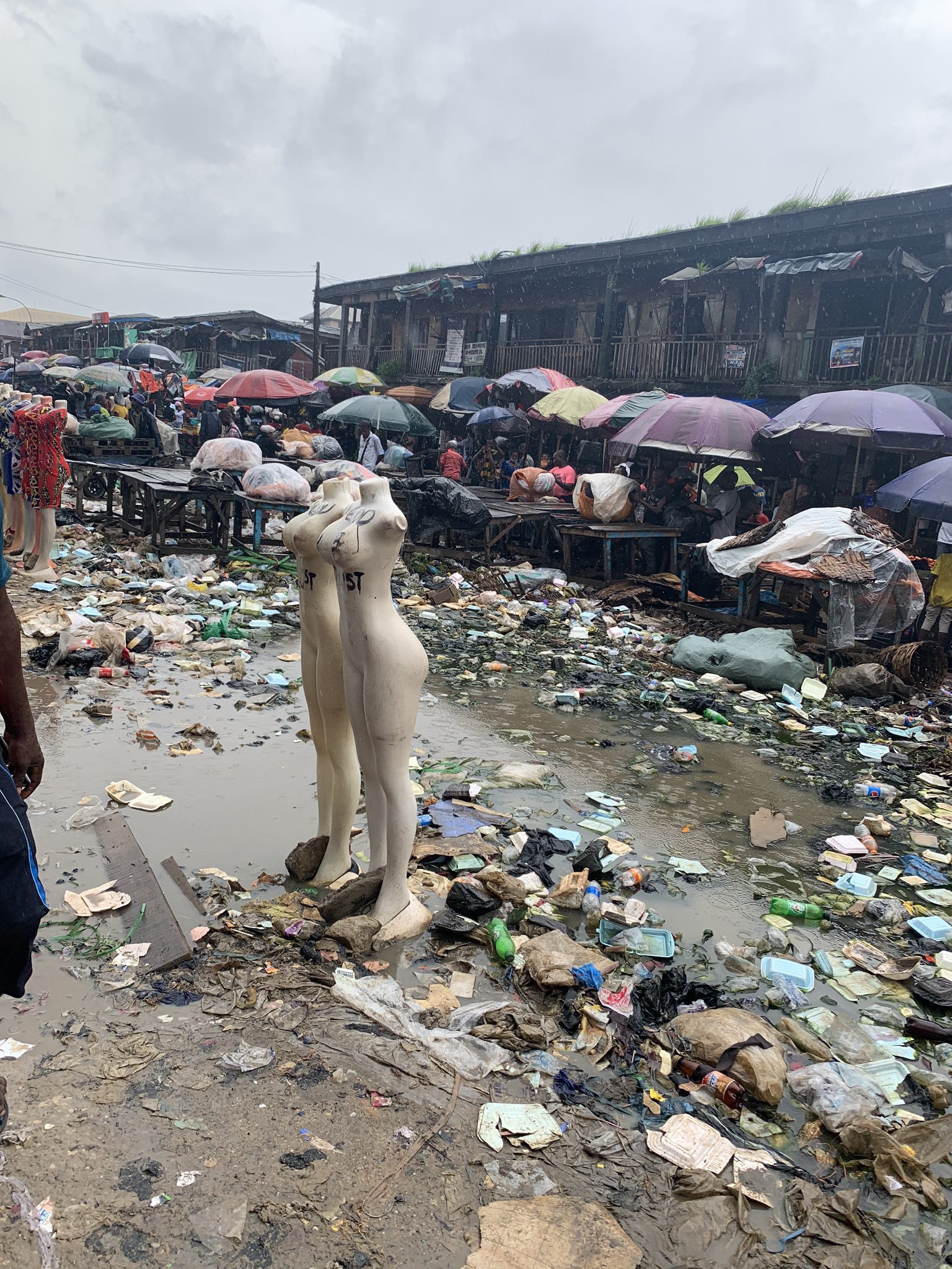 Twitter Users Knock Abia Governor, Ikpeazu, Over 'Very Dirty Aba Environment'  