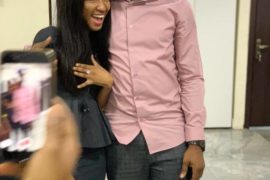 E-Kelly proposes to his girlfriend