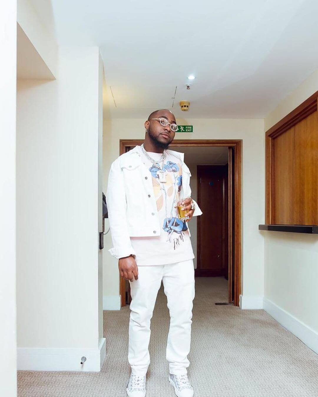 Davido Splashes Gifts On His 30BG Crew As He Takes Them Shopping In Dubai