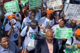 BREAKING! #FreeSowore Protest: DSS Attack Protesters, Journalists [VIDEO]  