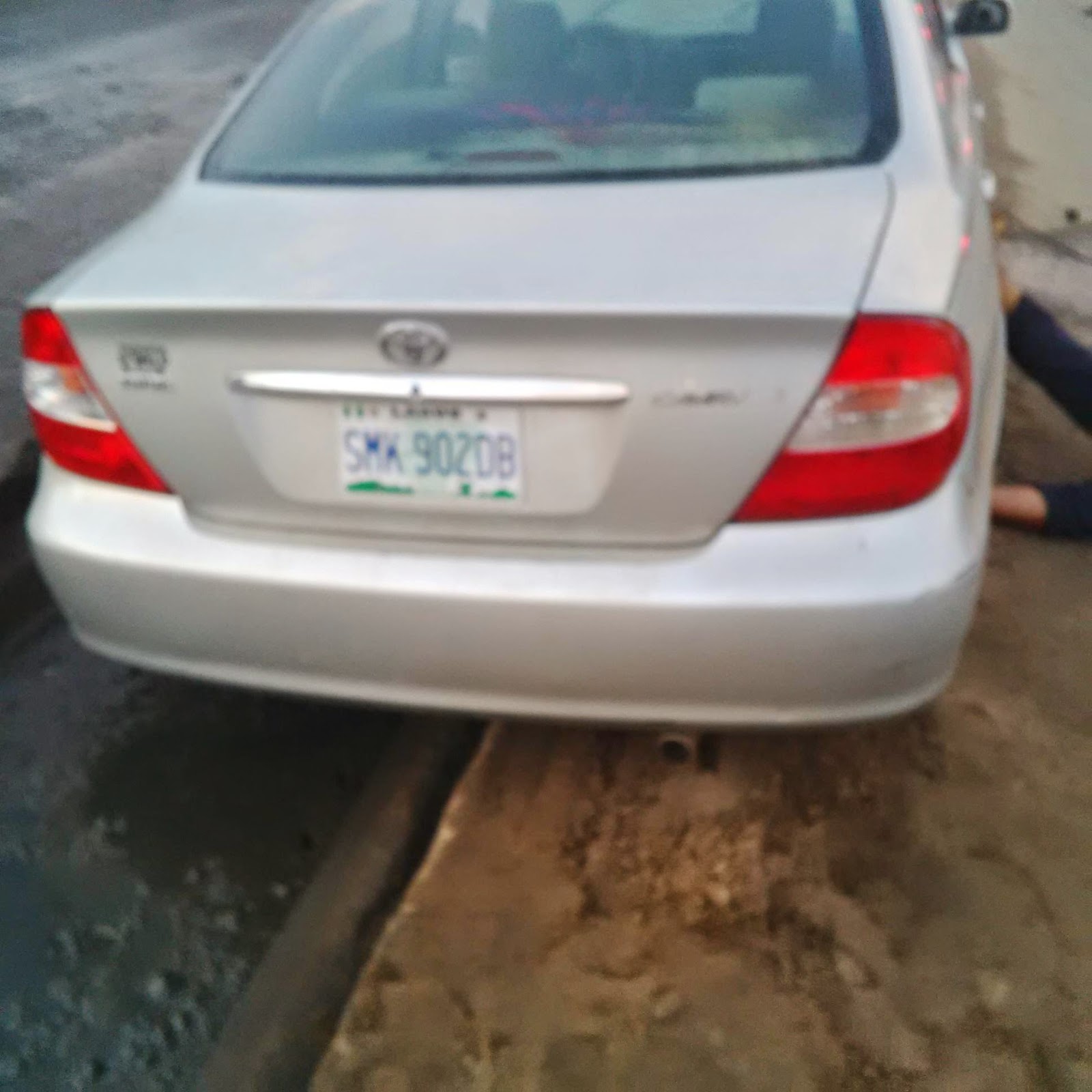 Man found dead in his car in Ogun state.