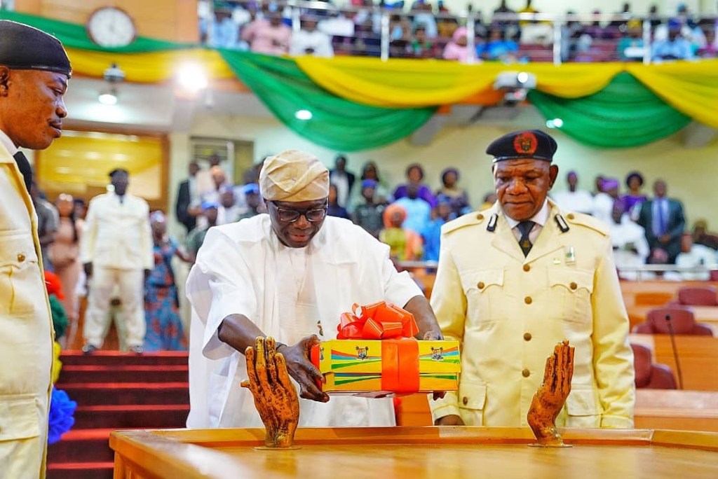 Sanwo-Olu Presents N1trillion 2020 Budget to Lagos Assembly