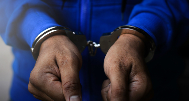 Man arrested for luring and duping teenage girls