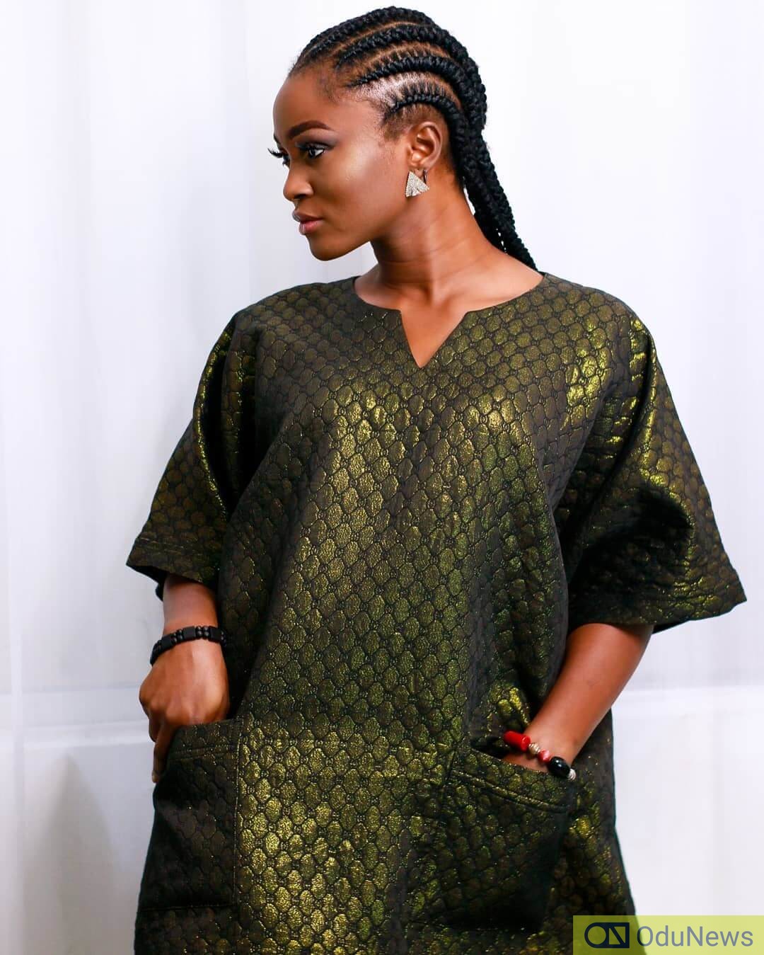 Rapper Eva blasts singers