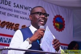 Governor Sanwo-Olu & His Deputy Shake Legs Over Coronavirus Fears [VIDEO]  
