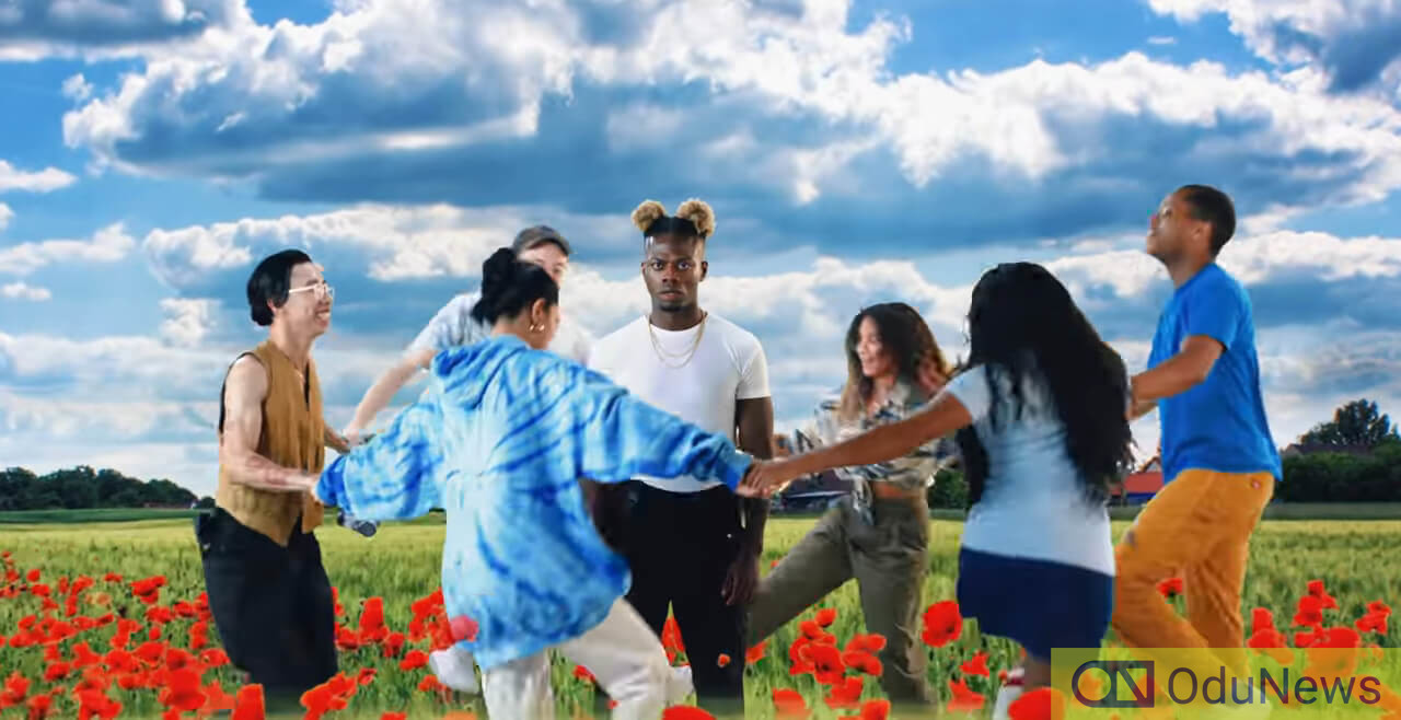 tobi lou in "Berlin / Westside" music video