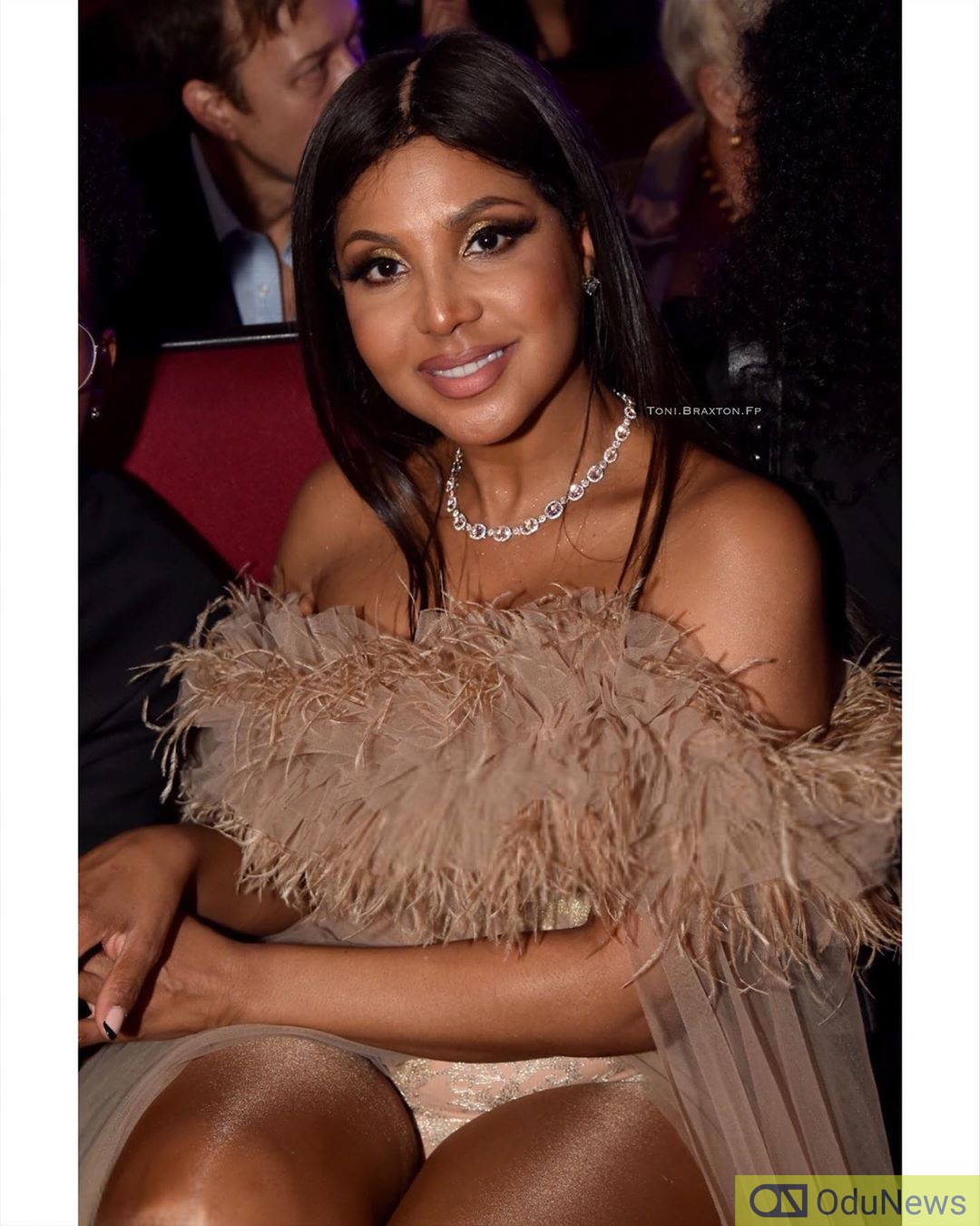 Incredibly Gifted Artist Paints Kobe Bryant With Basketball Hoop [VIDEO]