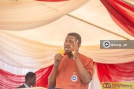 Nigerians Fire Pastor Adeboye For Asking Son To Fire Secretary  