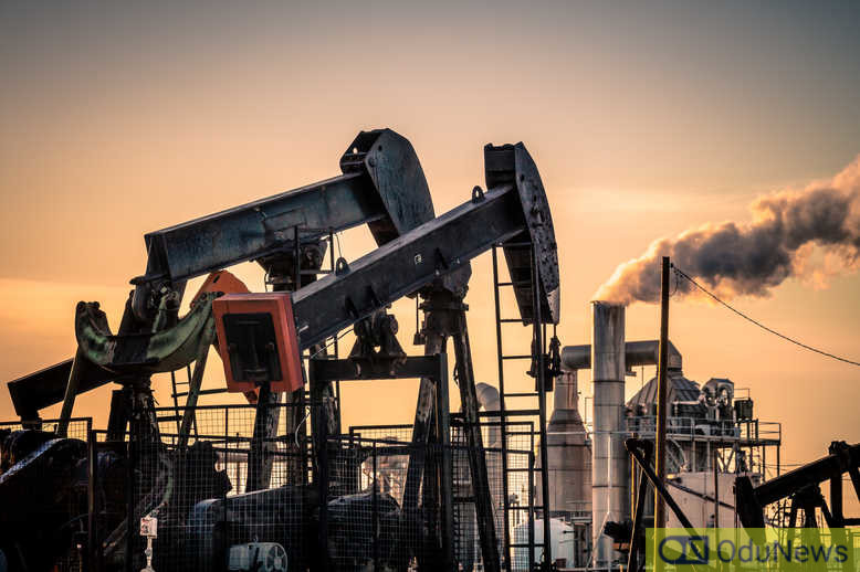 Crude Oil Prices Fall Below $40 Per Barrel