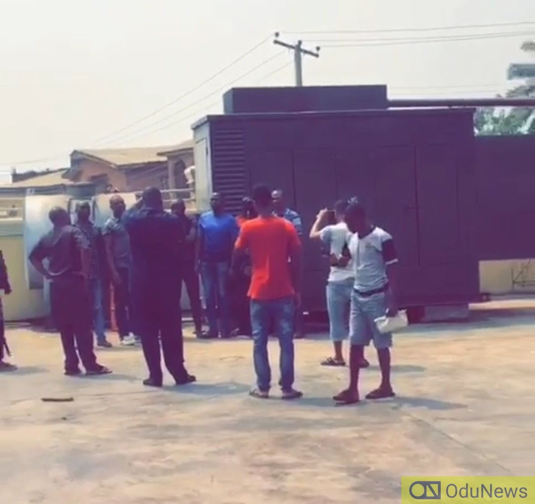 Soldiers Allegedly Beat Up SARS Operatives For Invading Hotel [WATCH VIDEO]  