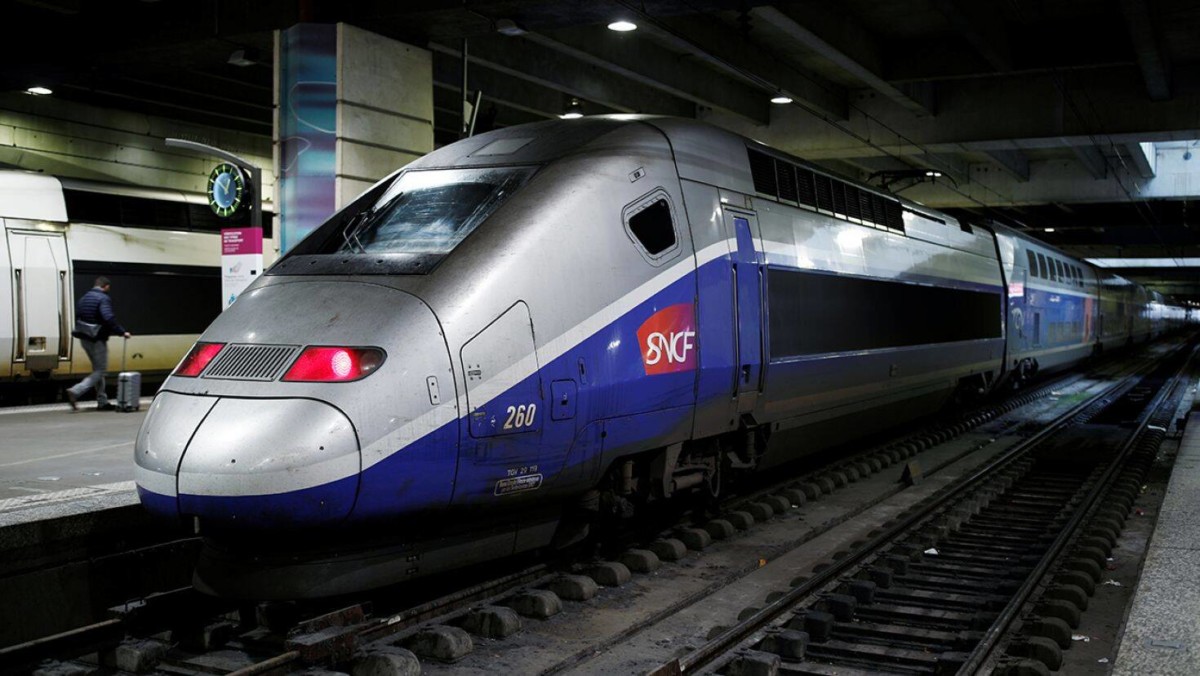 COVID-19: France Converts High-speed Train Into ICU To Transport Patients