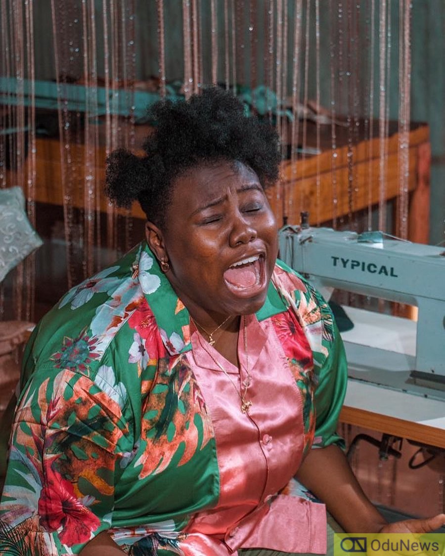 Singer Teni Undergoes Amazing Transformation [VIDEO]  