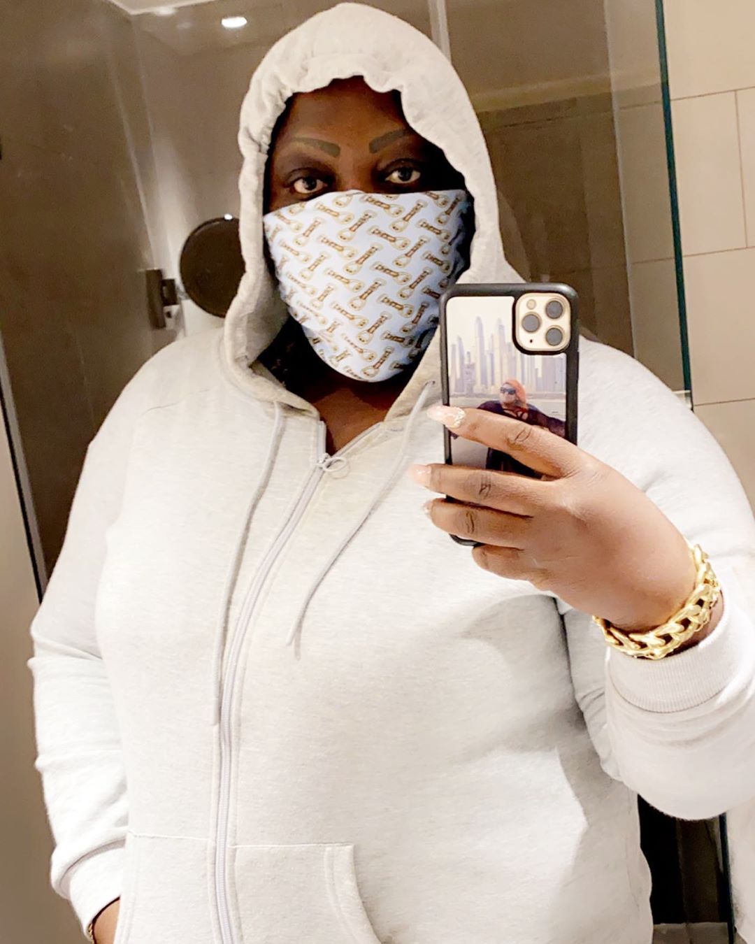 Coronavirus: Eniola Badmus Ignores Safety Protocol After Trip To The UK  
