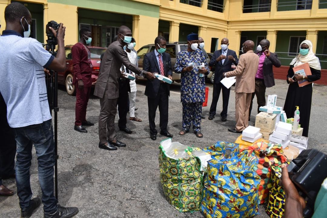 Giftedmom Donates Medical Materials To Oyo State Govt. To Combat COVID-19