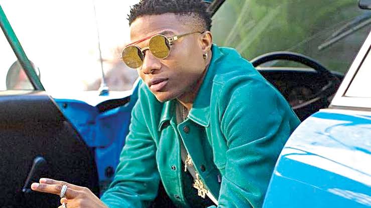 COVID-19: Wizkid Mocks Nigerian Pastors