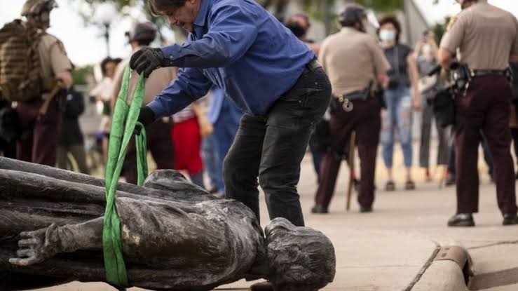 Those Who Vandalize Statues Will Go To Jail For 10 Years - President Trump  