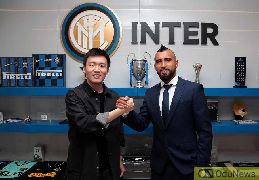 Inter Sign Vidal From Barcelona For €1m