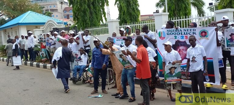 APC Drama Continues As Protesters Demand Party Adopt Jonathan As Consensus Presidential Candidate  
