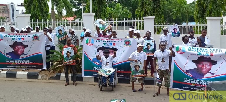 APC Drama Continues As Protesters Demand Party Adopt Jonathan As Consensus Presidential Candidate  