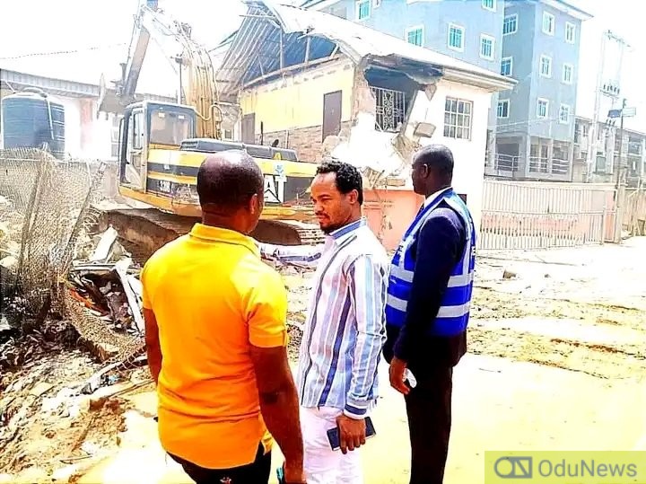 Anambra State Task Force Beats Up Pastor Odumeje As Church Gets Demolished [VIDEO]  