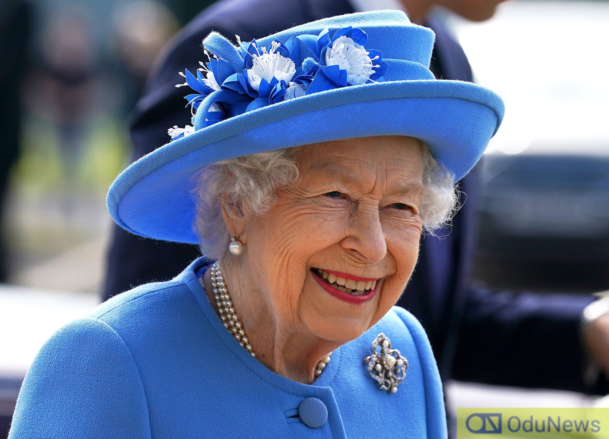Doctors Express Concerns For Queen Elizabeth's Health  