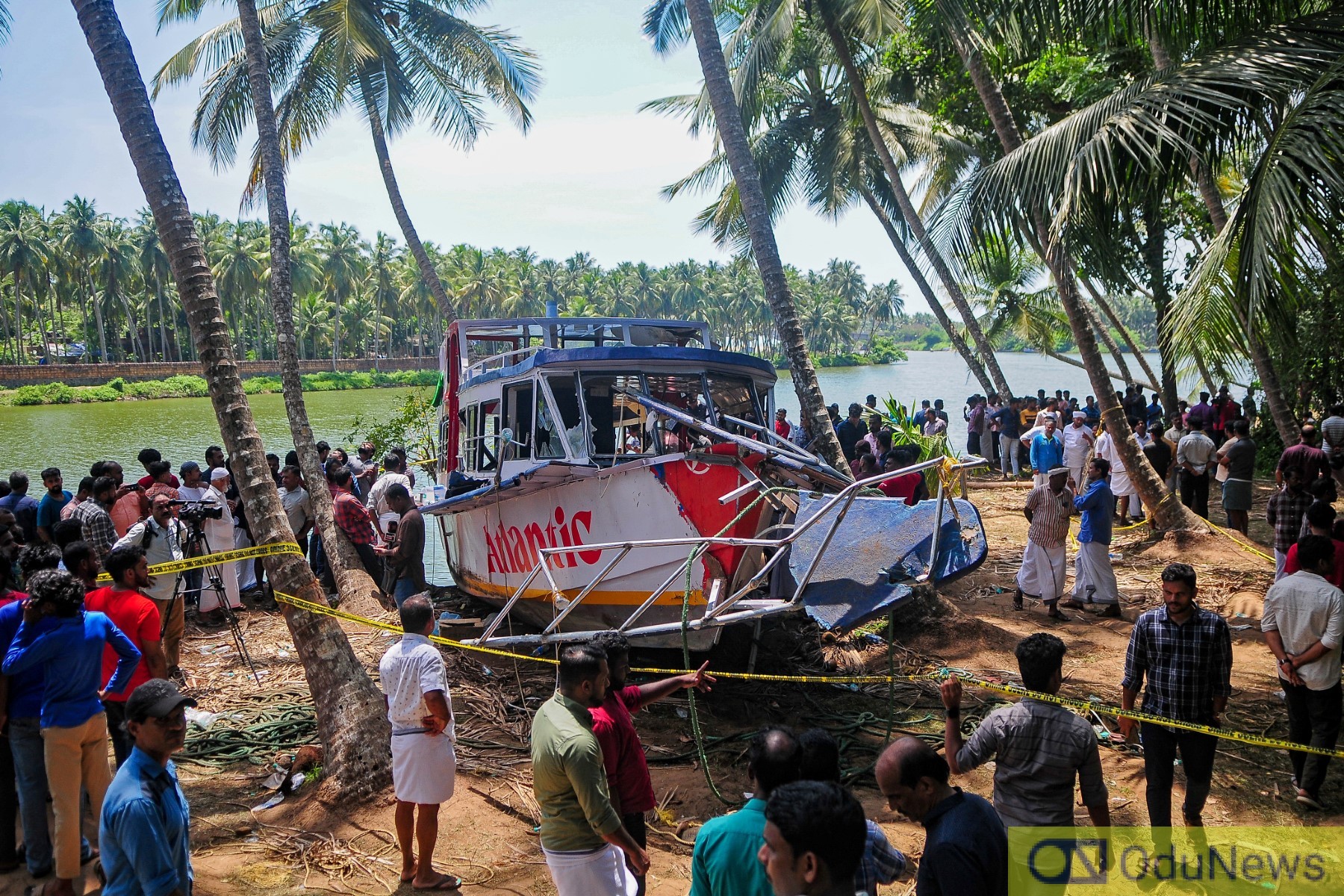 22 Dead As Tourist Boat Capsizes In India  