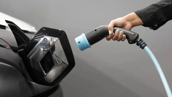 China Urges EU to Reconsider EV Tariff Plans