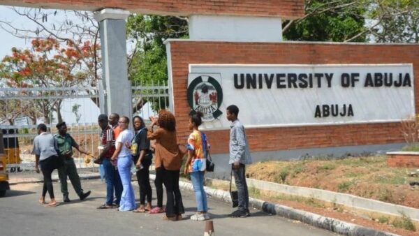 University of Abuja Non-Academic Staff Protest Over Unpaid Salaries
