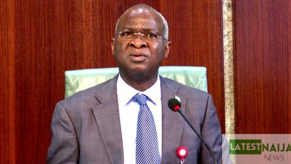 Fashola Urges Sanwo-Olu to Reclaim BRT System, Expand Waterway Transport in Lagos