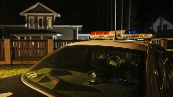 FBI, Secret Service swarm White House after shots fired near complex