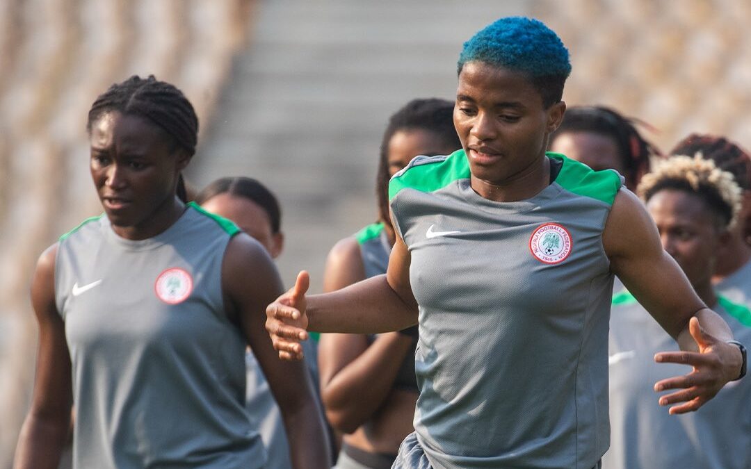 women's football team players training