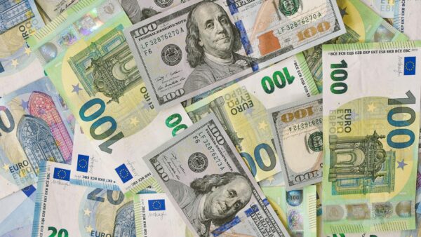 Naira holds steady at ₦1,373 per dollar as forex inflows stabilise