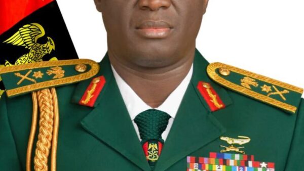 Banks must cut terror funding, army chief tells financial sector